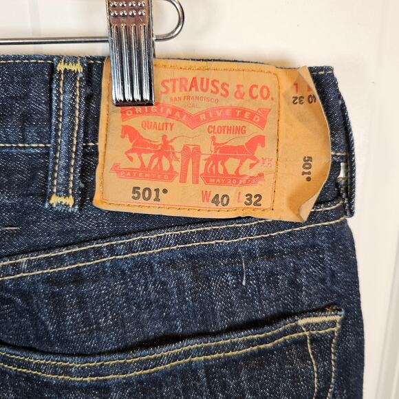 Levi's 501 Jeans Men Size 40x32 Straight Leg Button Fly Dark Blue Wash Denim EUC - Picture 6 of 6